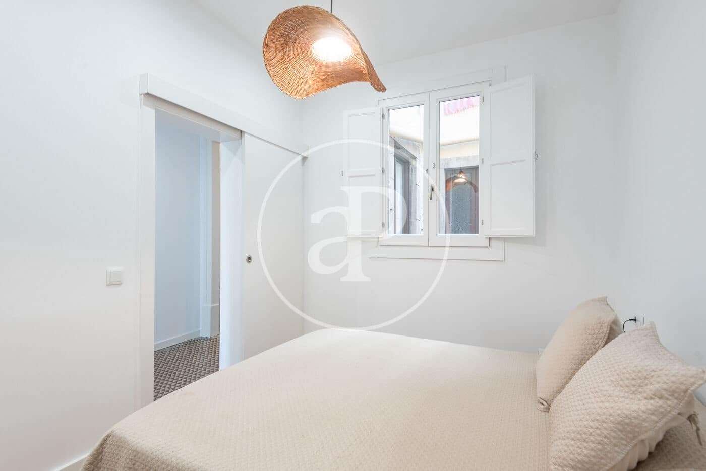 3 soveværelse Lejlighed til leje i Barcelona by - € 2.200 (Ref: 8929168)