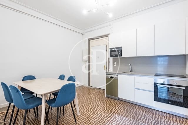 3 soveværelse Lejlighed til leje i El Barri Gòtic, Barcelona by - € 2.200 (Ref: 8929168)