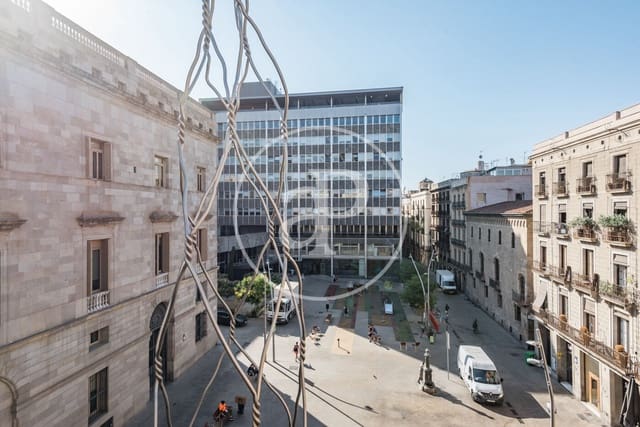 3 soveværelse Lejlighed til leje i El Barri Gòtic, Barcelona by - € 2.200 (Ref: 8929168)