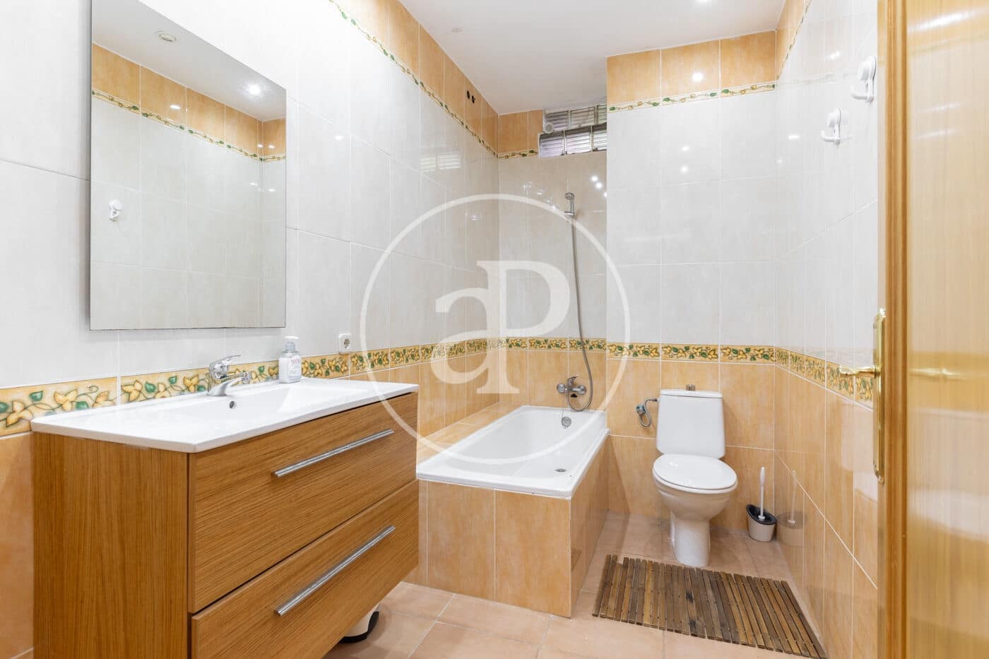 6 soveværelse Villa til salg i Barcelona by - € 1.200.000 (Ref: 8935444)