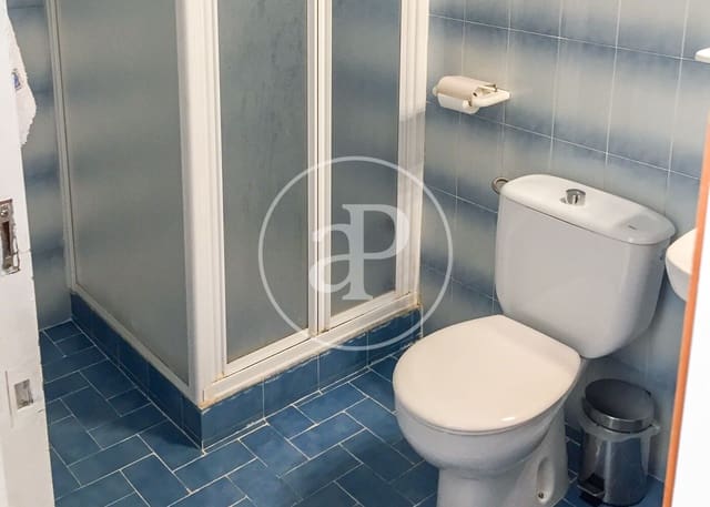 6 bedroom Villa for sale in Terrassa with pool - € 480,000 (Ref: 8935445)