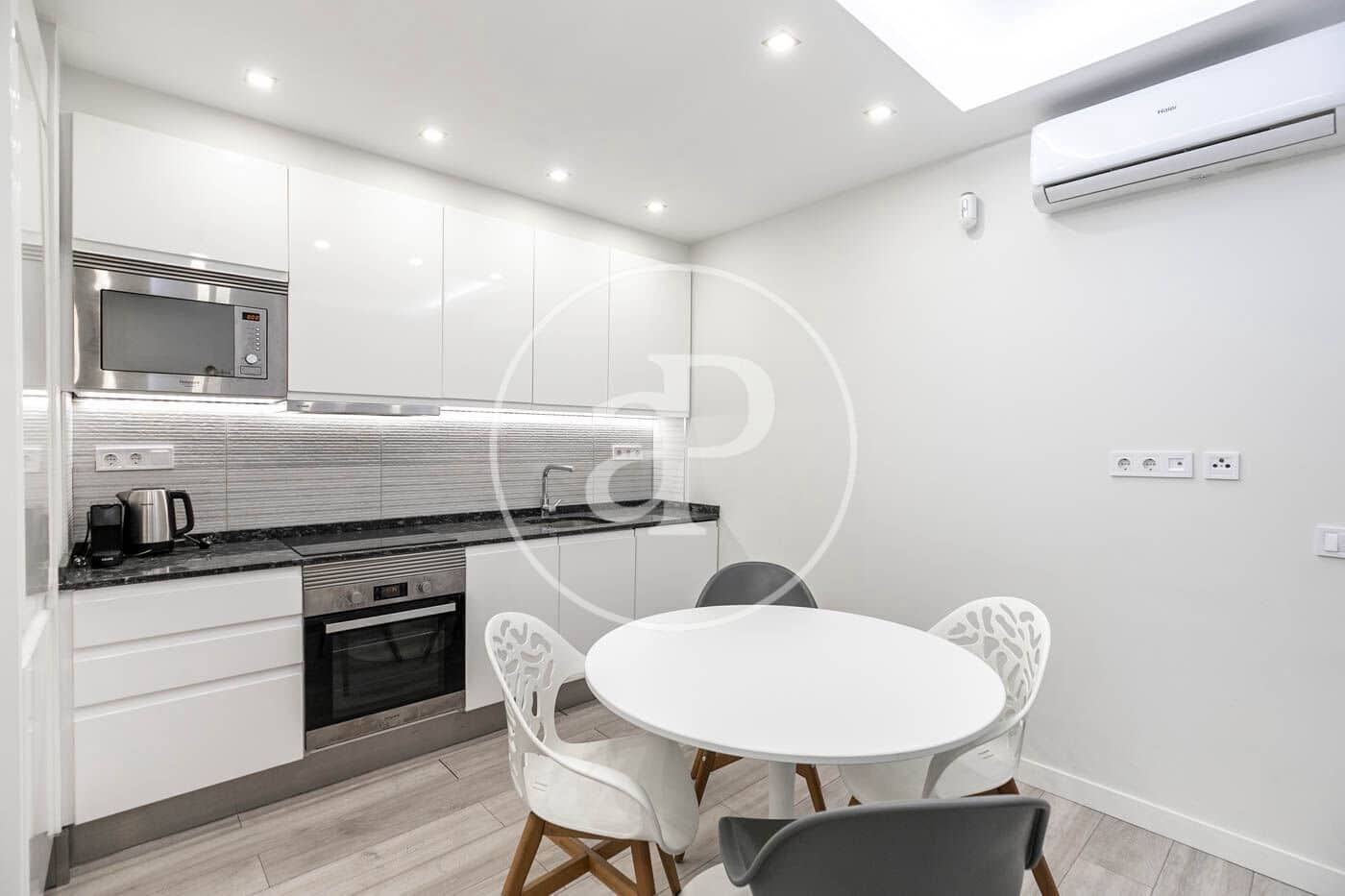 2 bedroom Apartment for sale in Barcelona city - € 328,000 (Ref: 8935447)