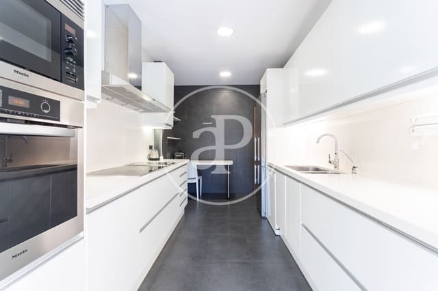 6 soverom Villa til leie i La Vila de Gràcia, Barcelona by med svømmebasseng - € 7 900 (Ref: 8935453)