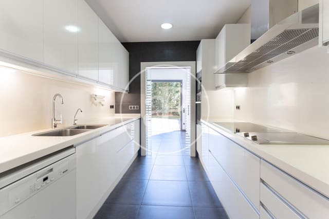 6 soverom Villa til leie i La Vila de Gràcia, Barcelona by med svømmebasseng - € 7 900 (Ref: 8935453)