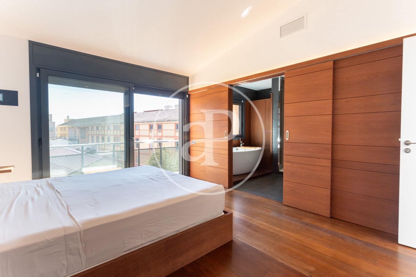 Villa/Maison de 6 chambres à louer à Barcelone ville avec piscine - 7 900 € (Ref: 8935453)