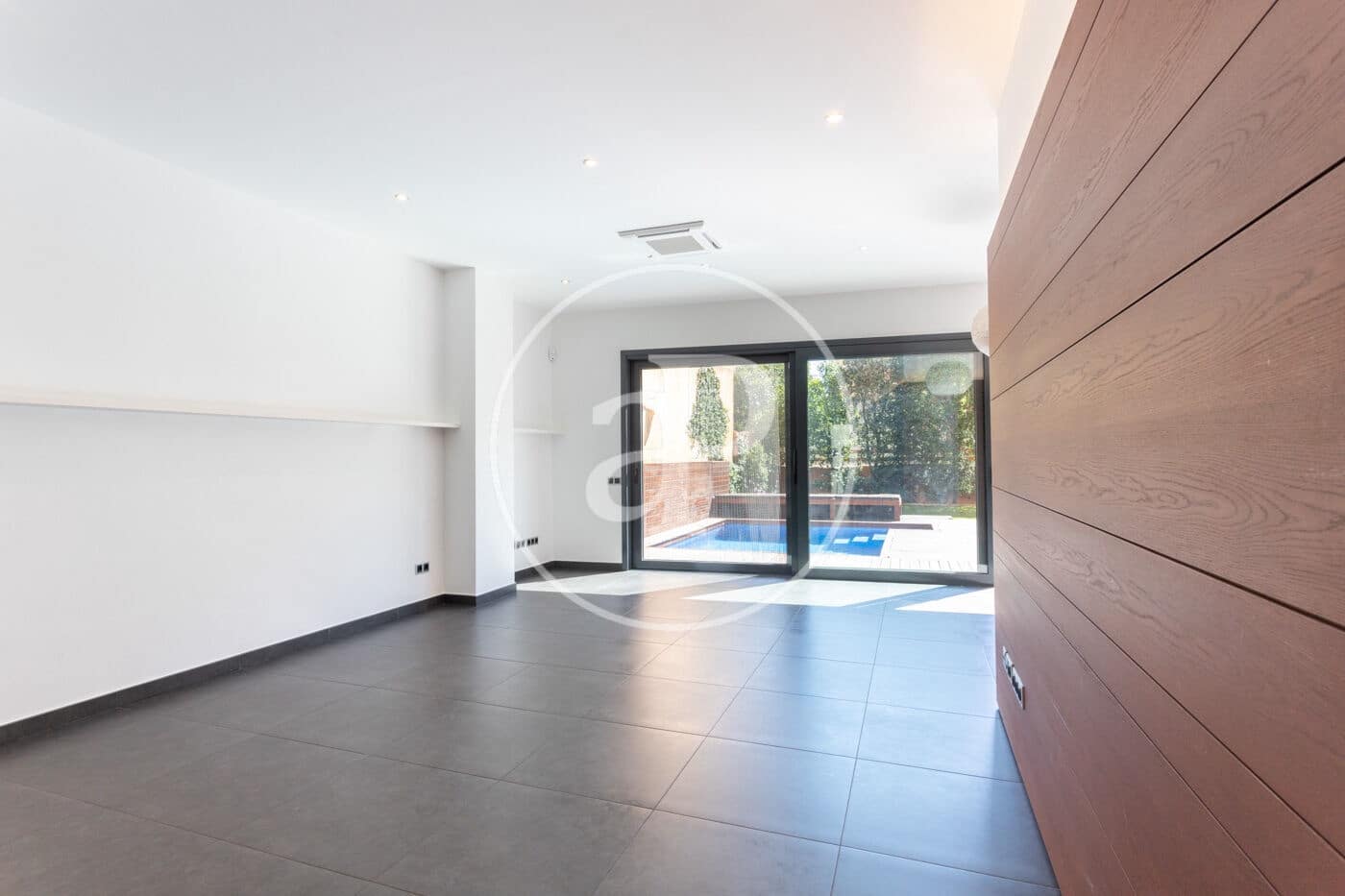 Villa/Maison de 6 chambres à louer à Barcelone ville avec piscine - 7 900 € (Ref: 8935453)