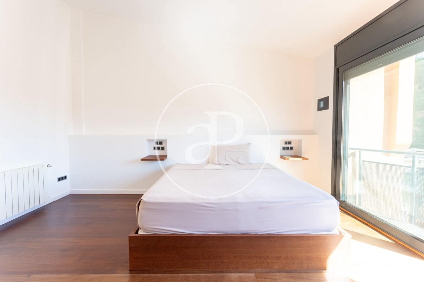 Villa/Maison de 6 chambres à louer à Barcelone ville avec piscine - 7 900 € (Ref: 8935453)