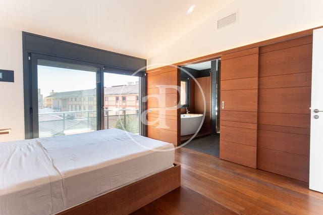 6 soverom Villa til leie i La Vila de Gràcia, Barcelona by med svømmebasseng - € 7 900 (Ref: 8935453)