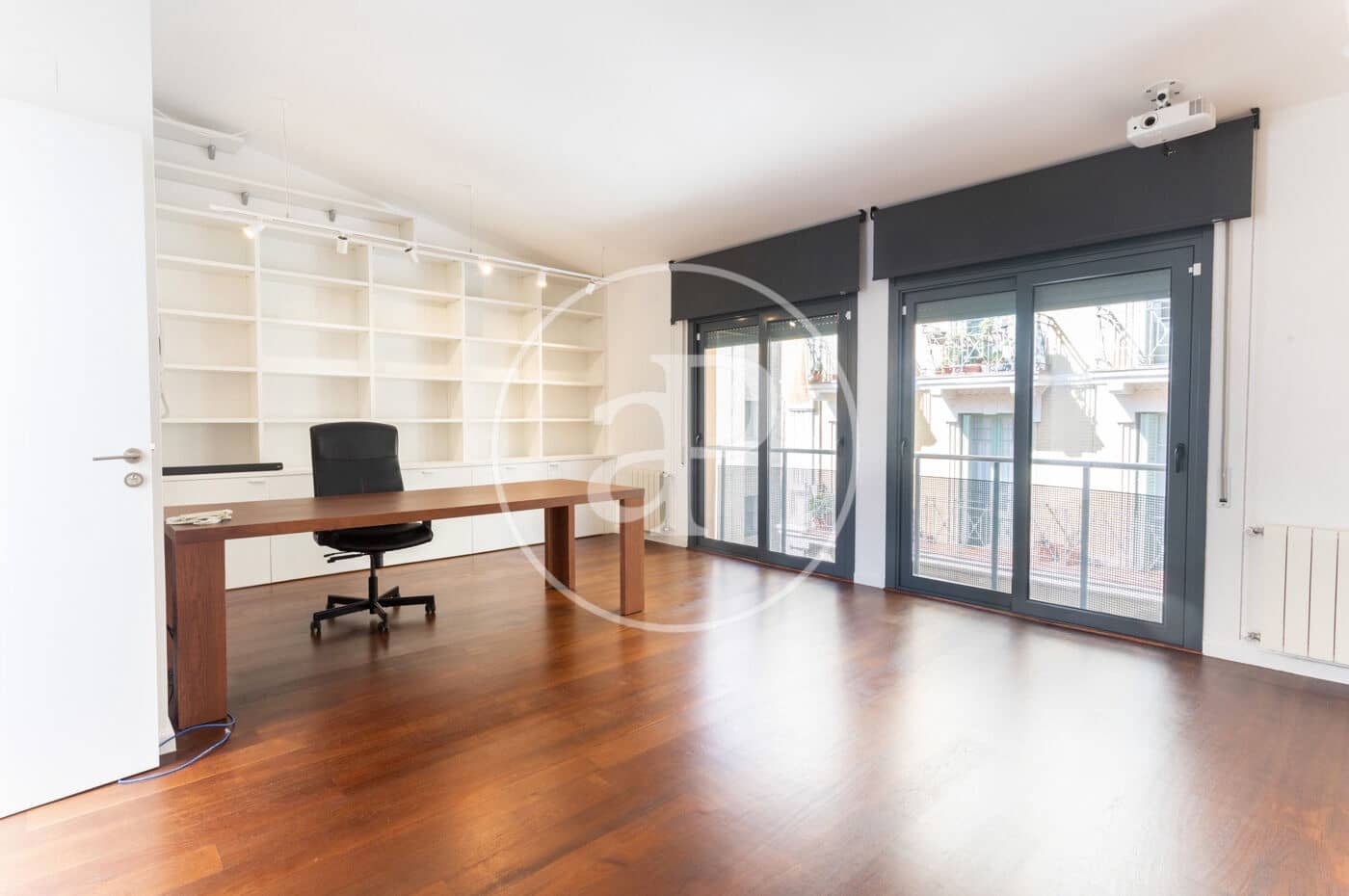 Villa/Maison de 6 chambres à louer à Barcelone ville avec piscine - 7 900 € (Ref: 8935453)