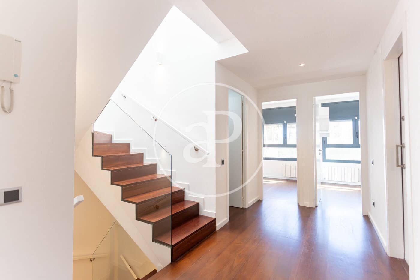 Villa/Maison de 6 chambres à louer à Barcelone ville avec piscine - 7 900 € (Ref: 8935453)