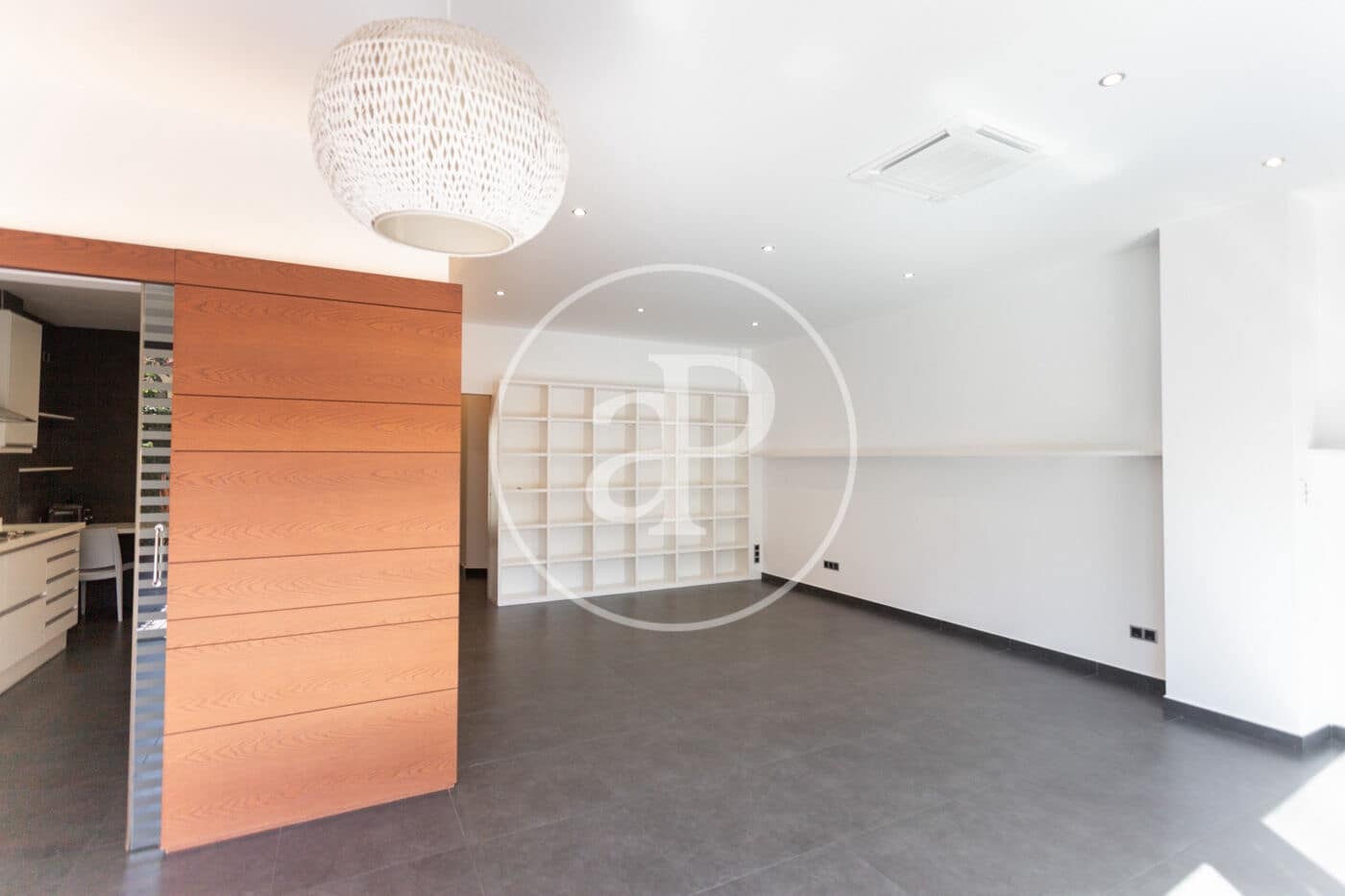 Villa/Maison de 6 chambres à louer à Barcelone ville avec piscine - 7 900 € (Ref: 8935453)