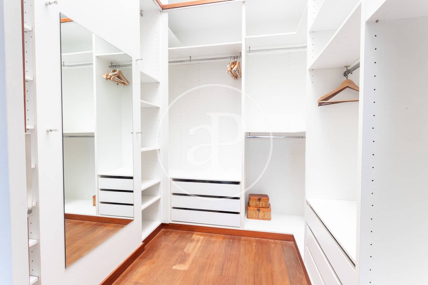 Villa/Maison de 6 chambres à louer à Barcelone ville avec piscine - 7 900 € (Ref: 8935453)