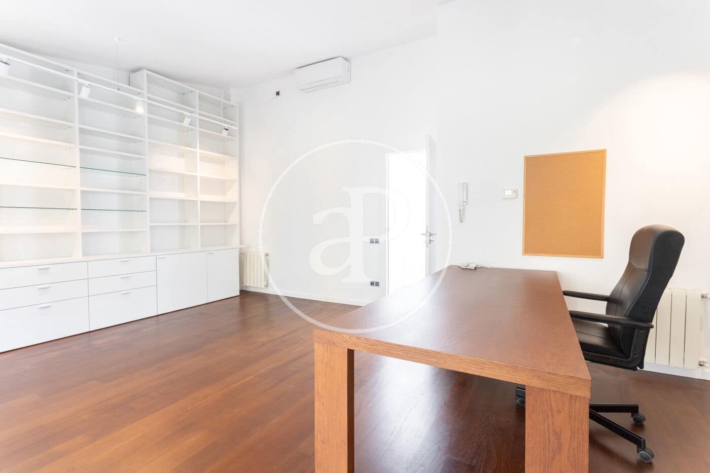 Villa/Maison de 6 chambres à louer à Barcelone ville avec piscine - 7 900 € (Ref: 8935453)