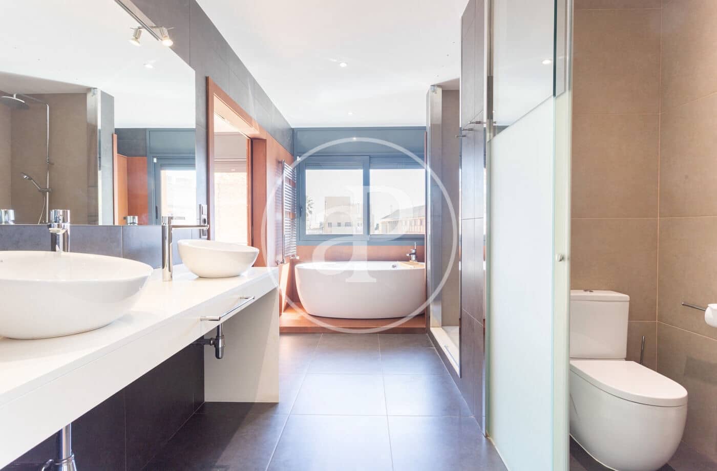 Villa/Maison de 6 chambres à louer à Barcelone ville avec piscine - 7 900 € (Ref: 8935453)