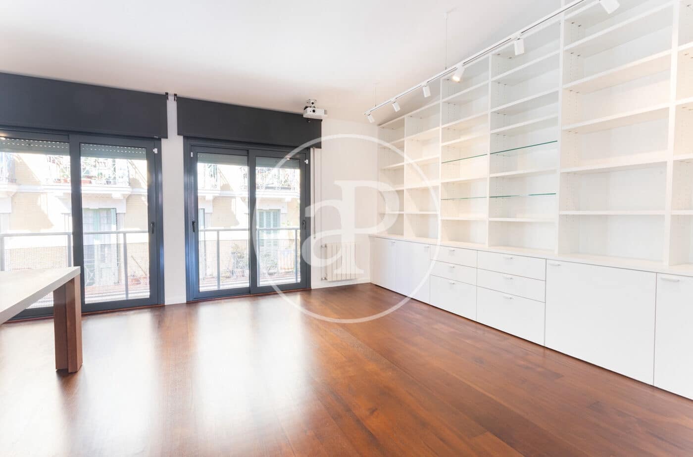 Villa/Maison de 6 chambres à louer à Barcelone ville avec piscine - 7 900 € (Ref: 8935453)