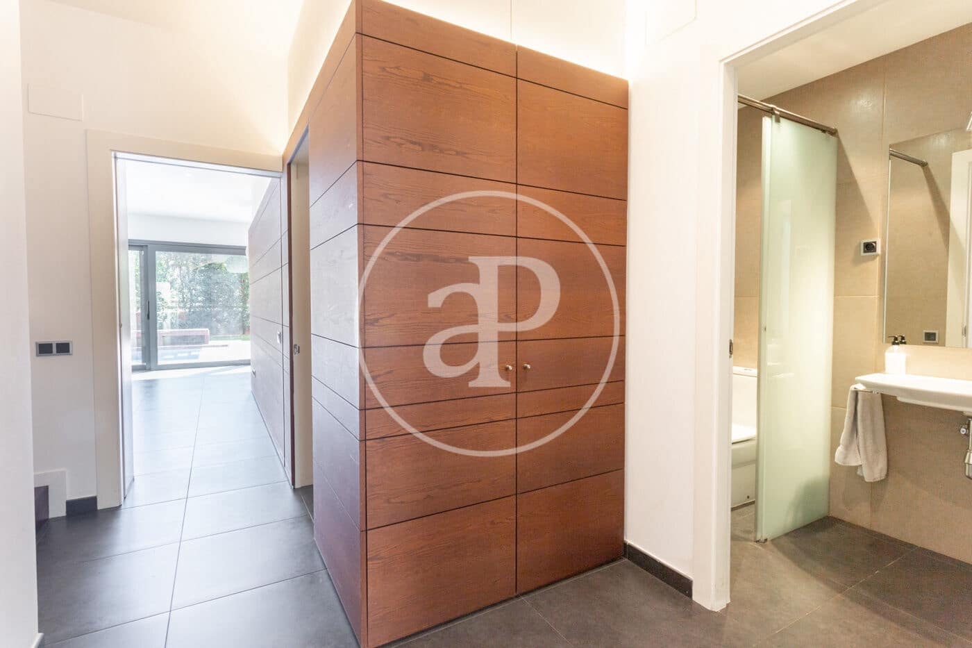 Villa/Maison de 6 chambres à louer à Barcelone ville avec piscine - 7 900 € (Ref: 8935453)