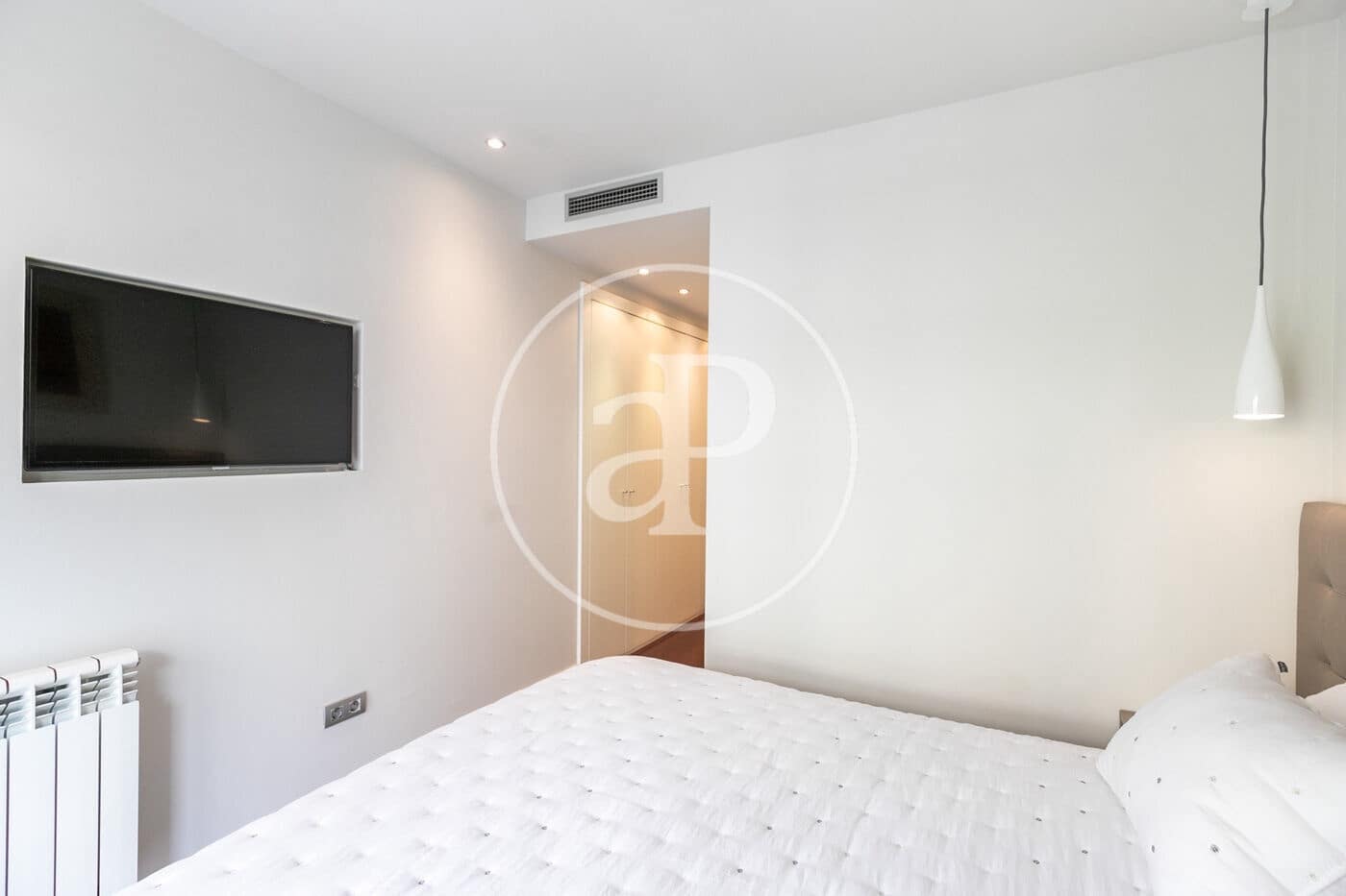 3 soveværelse Lejlighed til salg i Barcelona by - € 990.000 (Ref: 8937305)