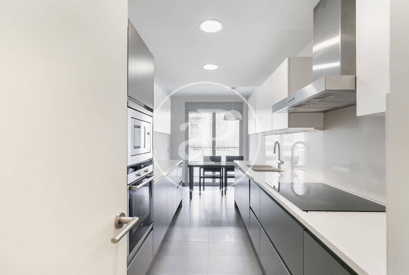 3 soveværelse Lejlighed til salg i Barcelona by - € 990.000 (Ref: 8937305)