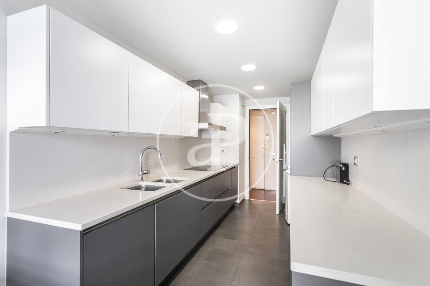 3 soveværelse Lejlighed til salg i Barcelona by - € 990.000 (Ref: 8937305)