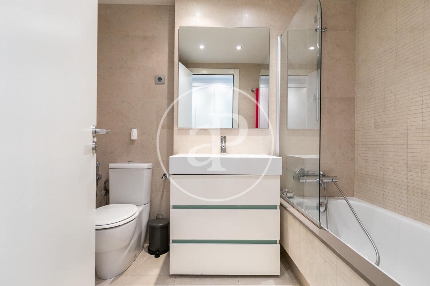 3 soveværelse Lejlighed til salg i Barcelona by - € 990.000 (Ref: 8937305)