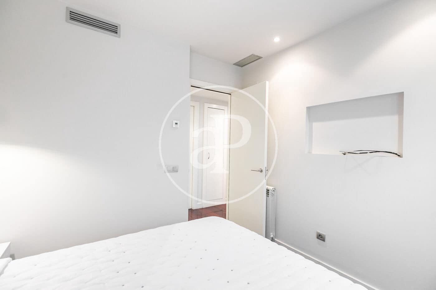 3 soveværelse Lejlighed til salg i Barcelona by - € 990.000 (Ref: 8937305)