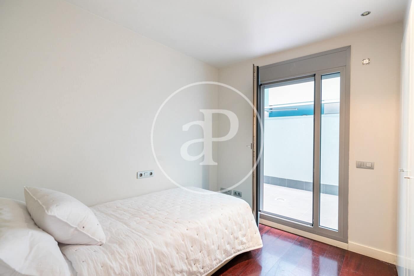 3 soveværelse Lejlighed til salg i Barcelona by - € 990.000 (Ref: 8937305)