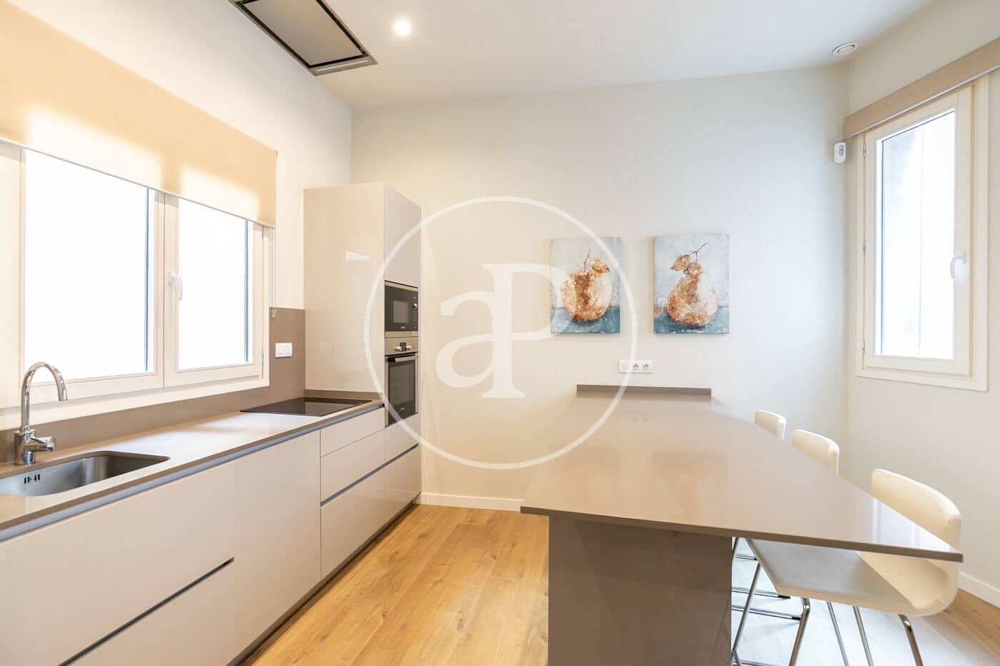 4 slaapkamer Appartement te koop in Barcelona stad - € 1.050.000 (Ref: 8938914)