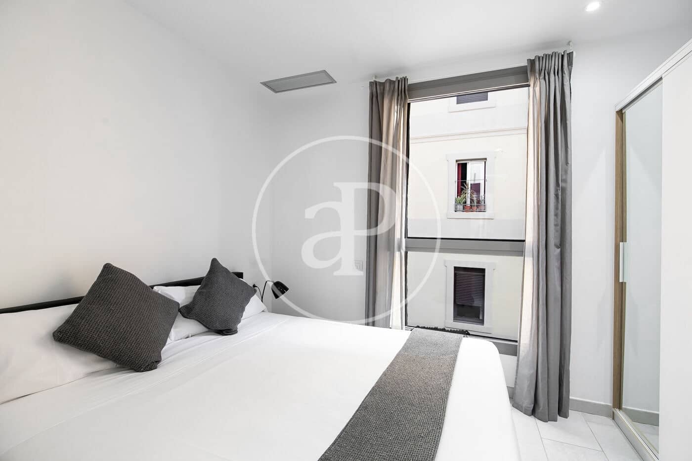 2 soveværelse Lejlighed til leje i Barcelona by - € 1.607 (Ref: 8986646)