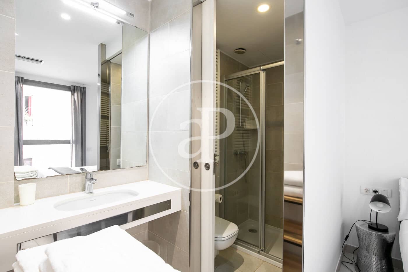 2 soveværelse Lejlighed til leje i Barcelona by - € 1.607 (Ref: 8986646)