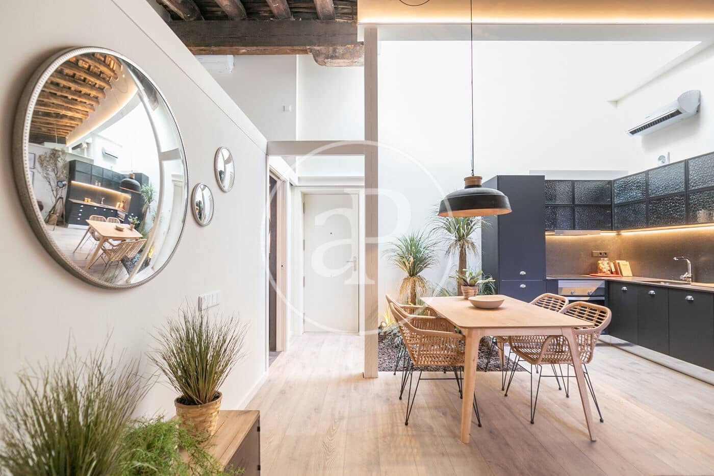 Lejlighed til salg i Barcelona by med swimmingpool - € 448.000 (Ref: 8986665)