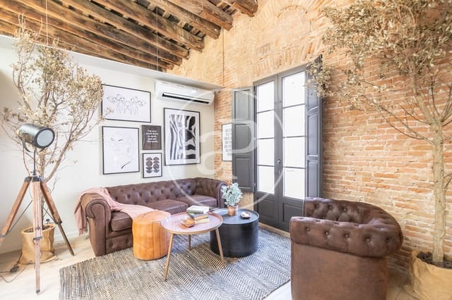 Apartment for sale in El Raval, Barcelona city with pool - € 448,000 (Ref: 8986665)