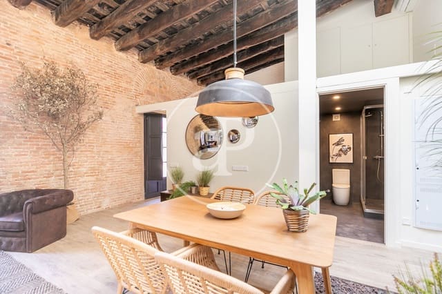 Apartment for sale in El Raval, Barcelona city with pool - € 448,000 (Ref: 8986665)