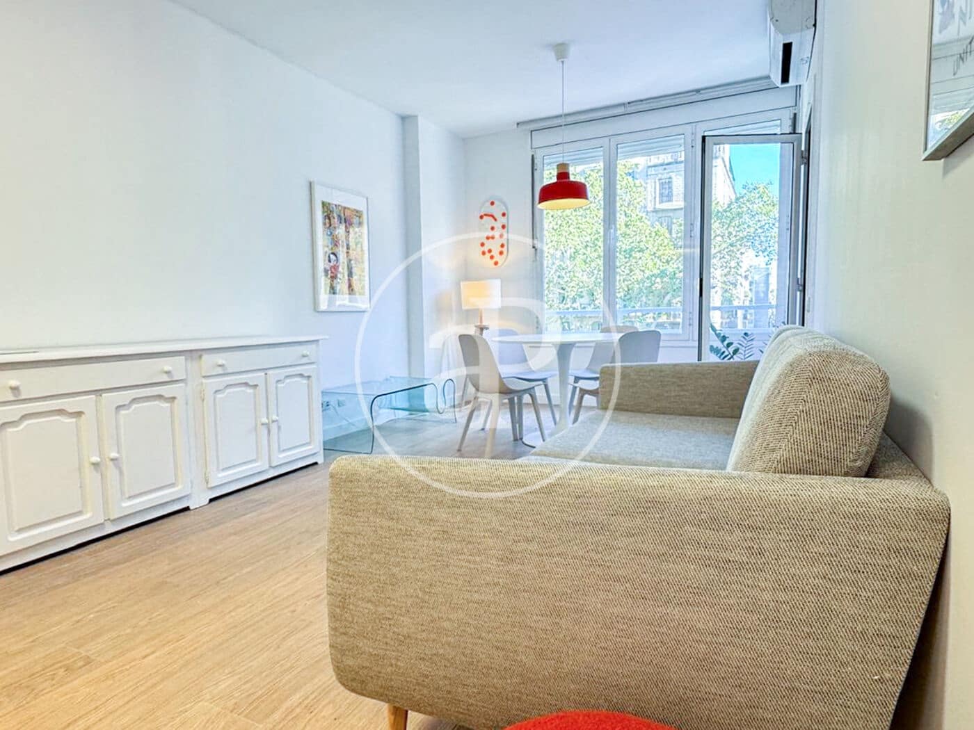 4 quarto Apartamento para arrendar em Barcelona cidade - 2 795 € (Ref: 8986673)