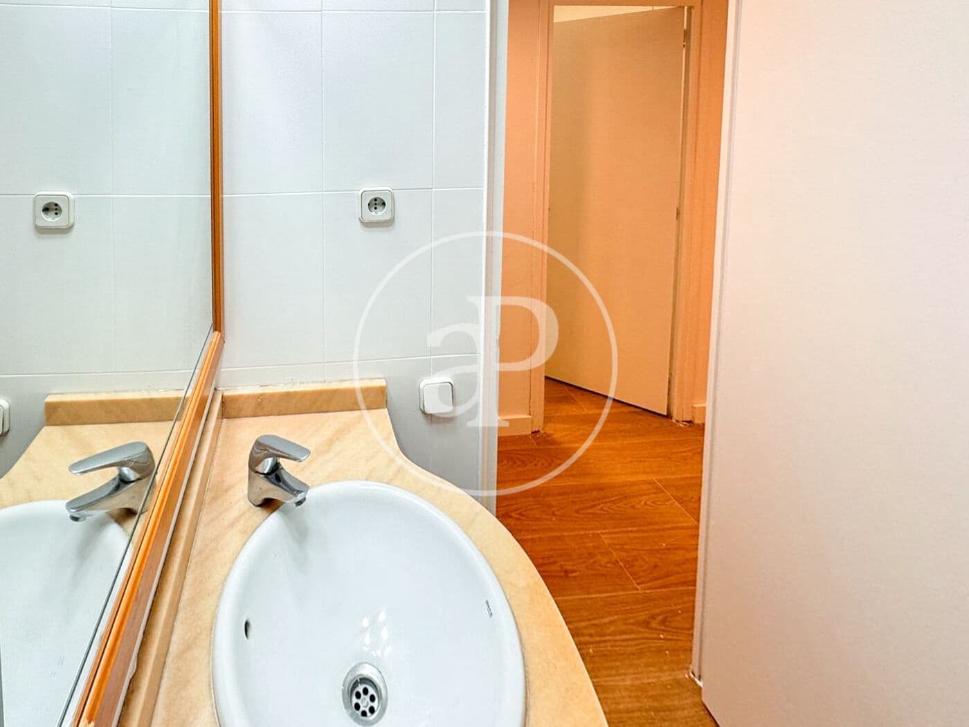 4 quarto Apartamento para arrendar em Barcelona cidade - 2 795 € (Ref: 8986673)