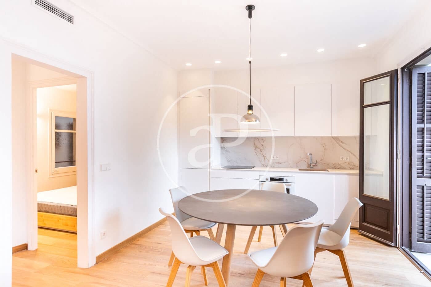 Appartement de 5 chambres à louer à Barcelone ville - 3 150 € (Ref: 8986683)