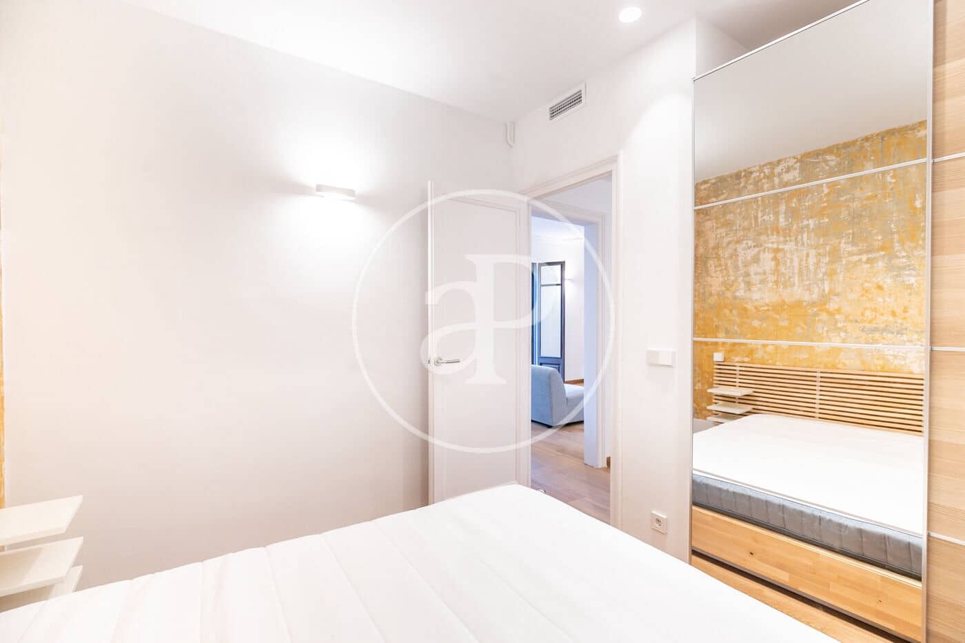 Appartement de 5 chambres à louer à Barcelone ville - 3 150 € (Ref: 8986683)