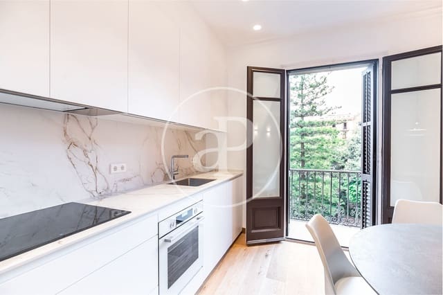 5 soveværelse Lejlighed til leje i El Barri Gòtic, Barcelona by - € 3.150 (Ref: 8986683)