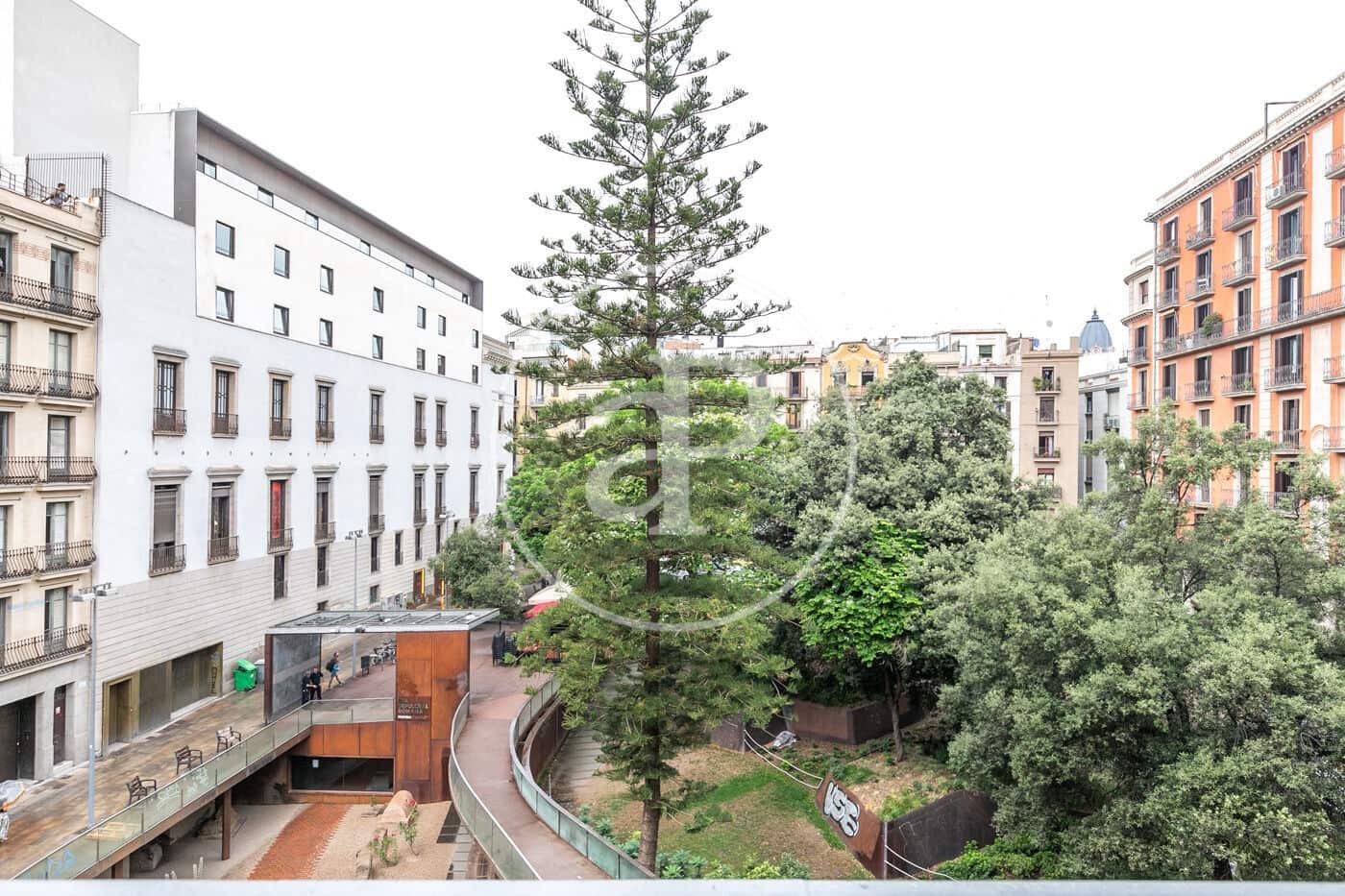 Appartement de 5 chambres à louer à Barcelone ville - 3 150 € (Ref: 8986683)
