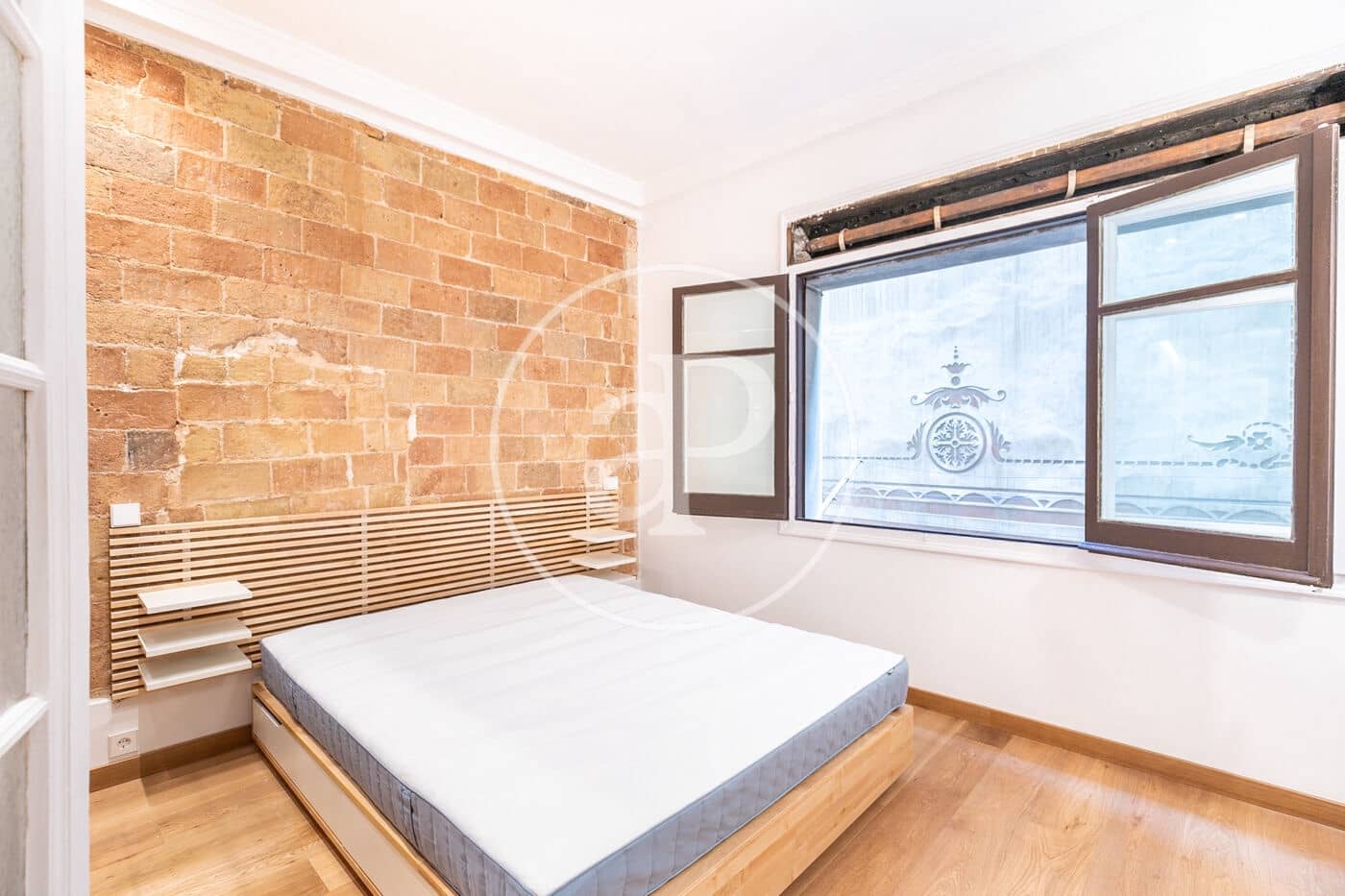 Appartement de 5 chambres à louer à Barcelone ville - 3 150 € (Ref: 8986683)