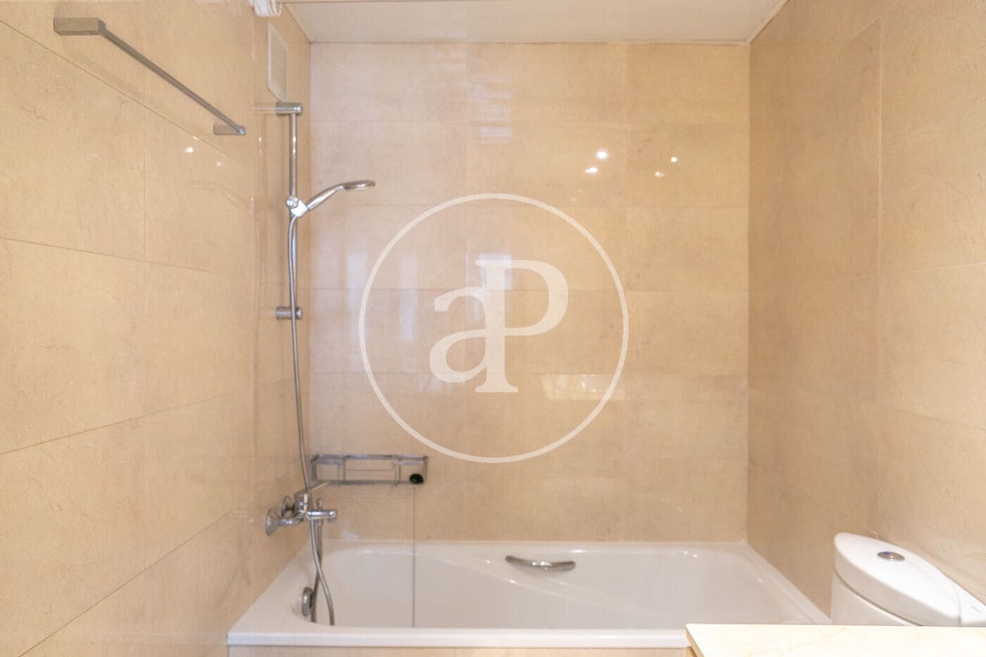 3 bedroom Apartment for rent in Barcelona city - € 2,500 (Ref: 8986684)