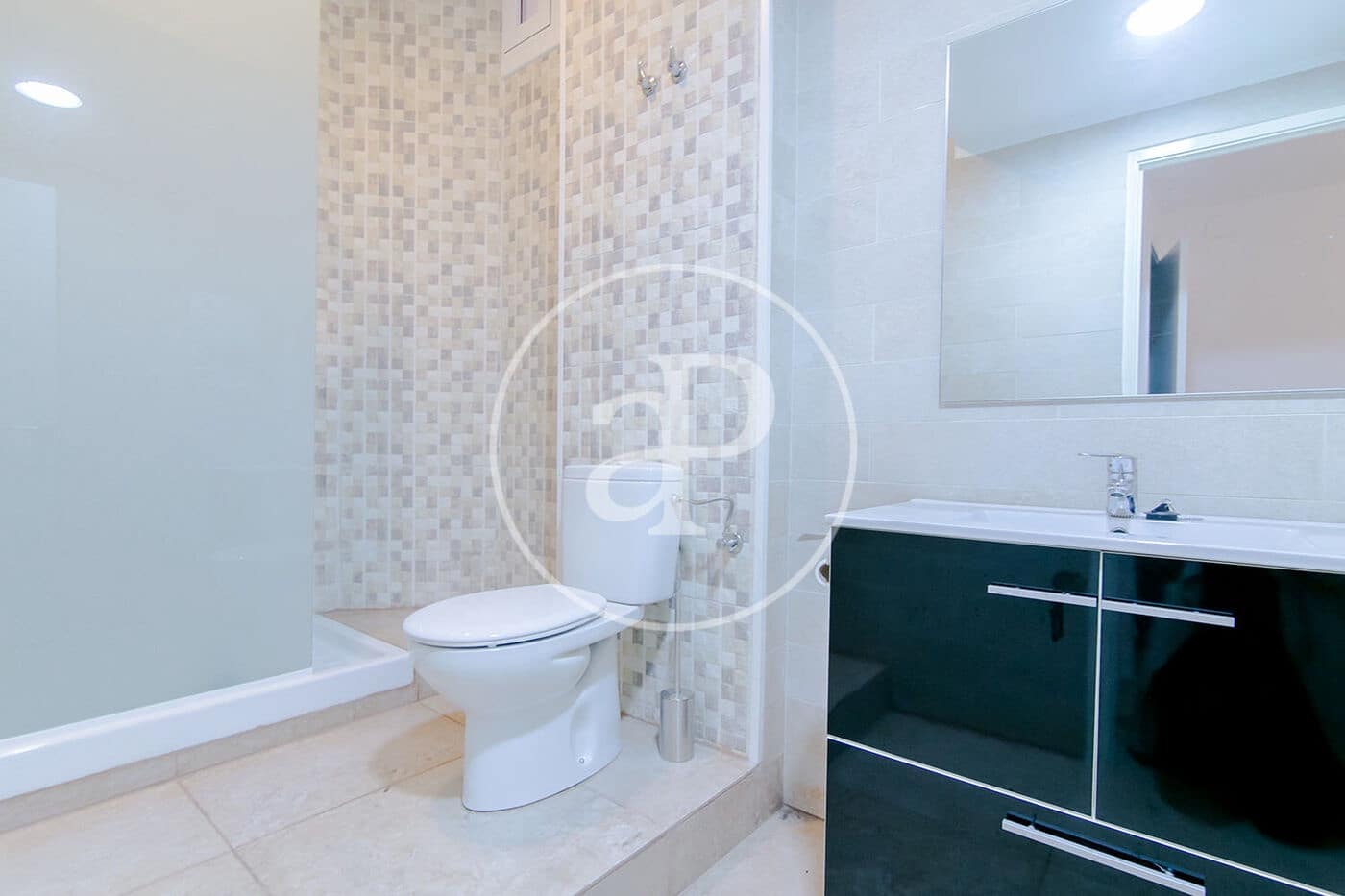 Apartamento de 4 habitaciones en Barcelona ciudad en alquiler - 3.200 € (Ref: 8986687)