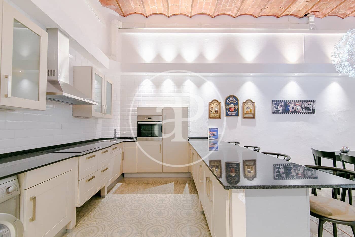 Apartamento de 4 habitaciones en Barcelona ciudad en alquiler - 3.200 € (Ref: 8986687)