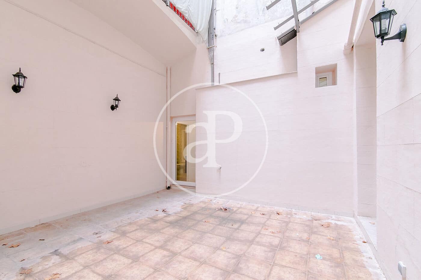 Apartamento de 4 habitaciones en Barcelona ciudad en alquiler - 3.200 € (Ref: 8986687)