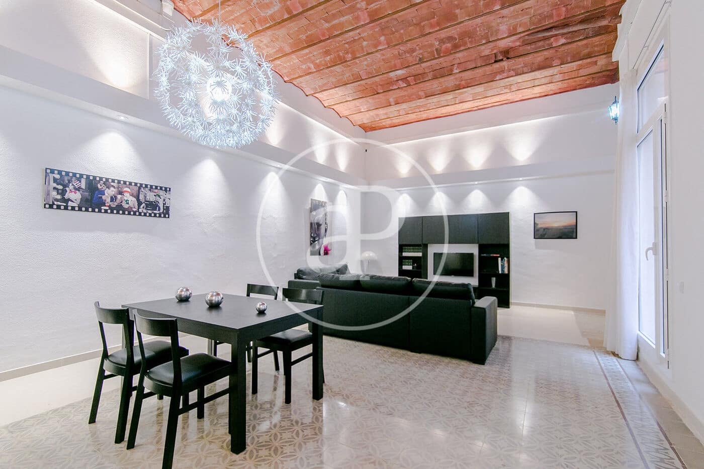 Apartamento de 4 habitaciones en Barcelona ciudad en alquiler - 3.200 € (Ref: 8986687)