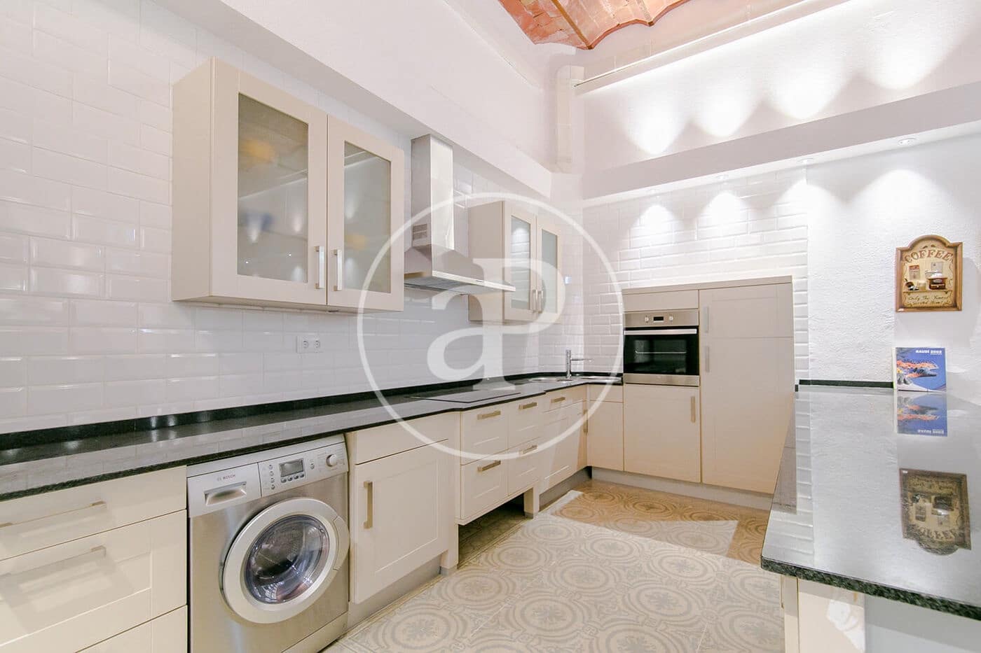 Apartamento de 4 habitaciones en Barcelona ciudad en alquiler - 3.200 € (Ref: 8986687)