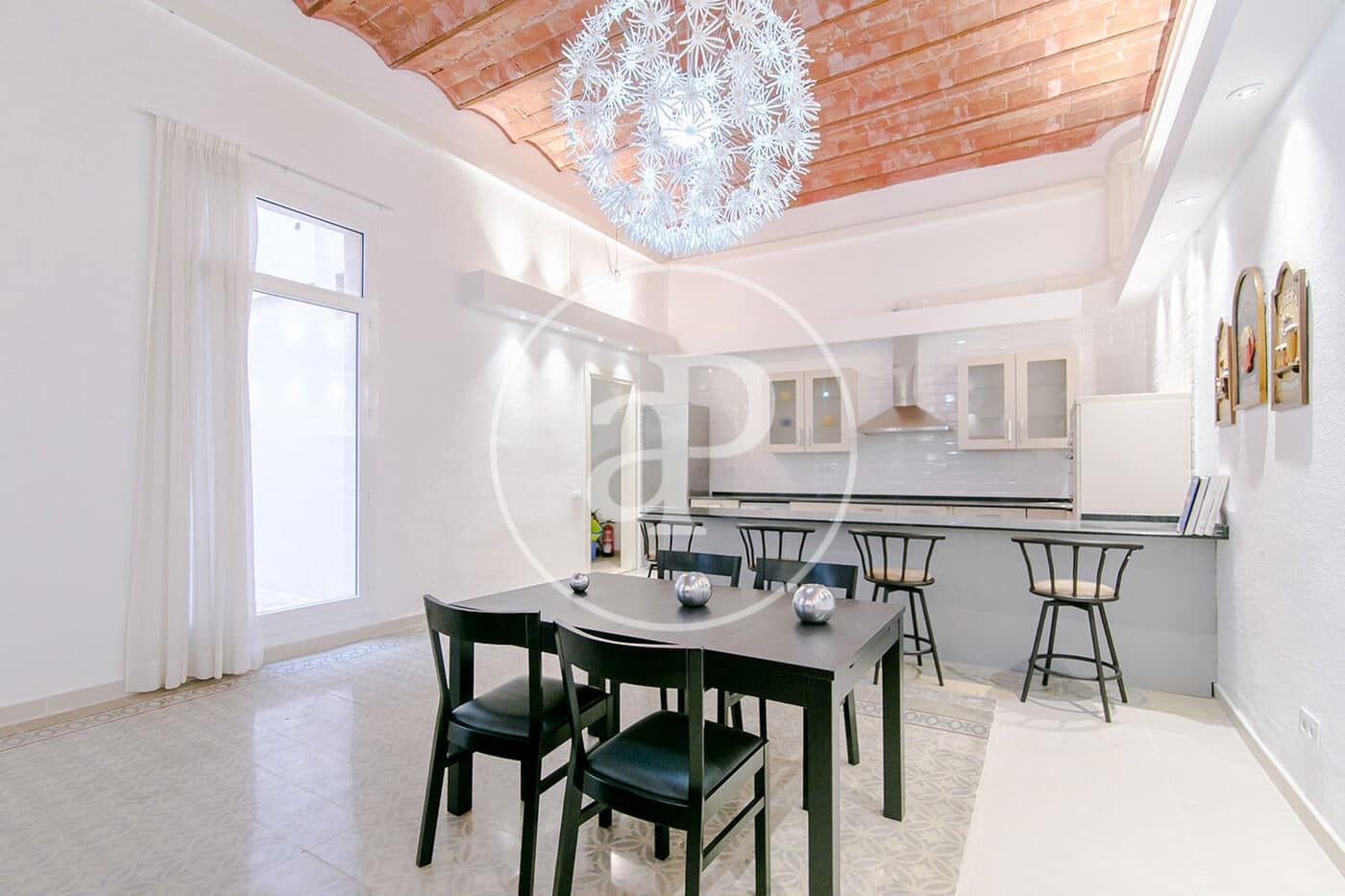 Apartamento de 4 habitaciones en Barcelona ciudad en alquiler - 3.200 € (Ref: 8986687)