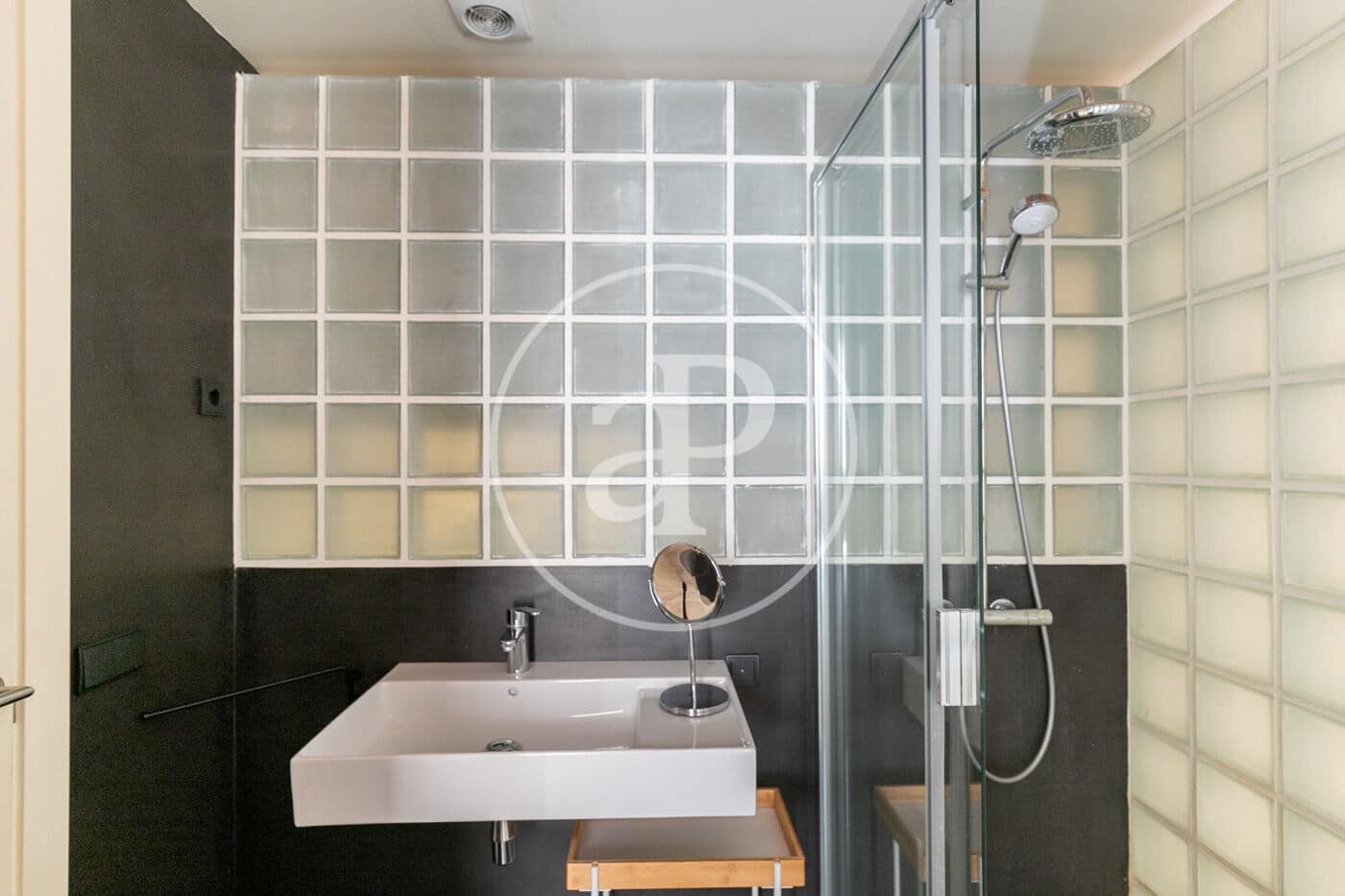 1 slaapkamer Appartement te huur in Barcelona stad met zwembad - € 1.225 (Ref: 8986688)