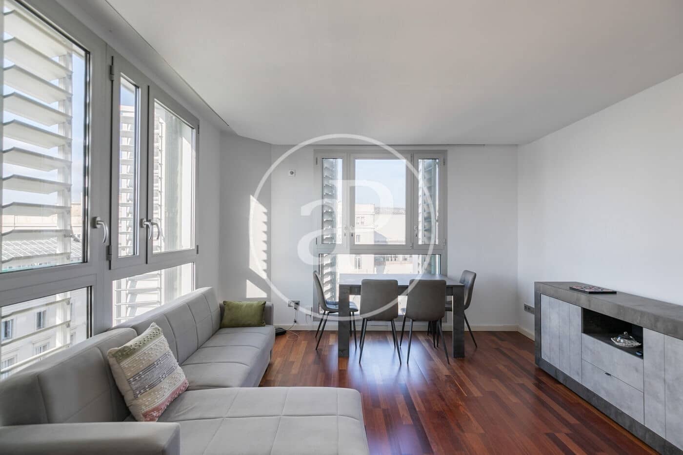 2 soverom Leilighet til leie i Barcelona by med garasje - € 1 900 (Ref: 8986700)