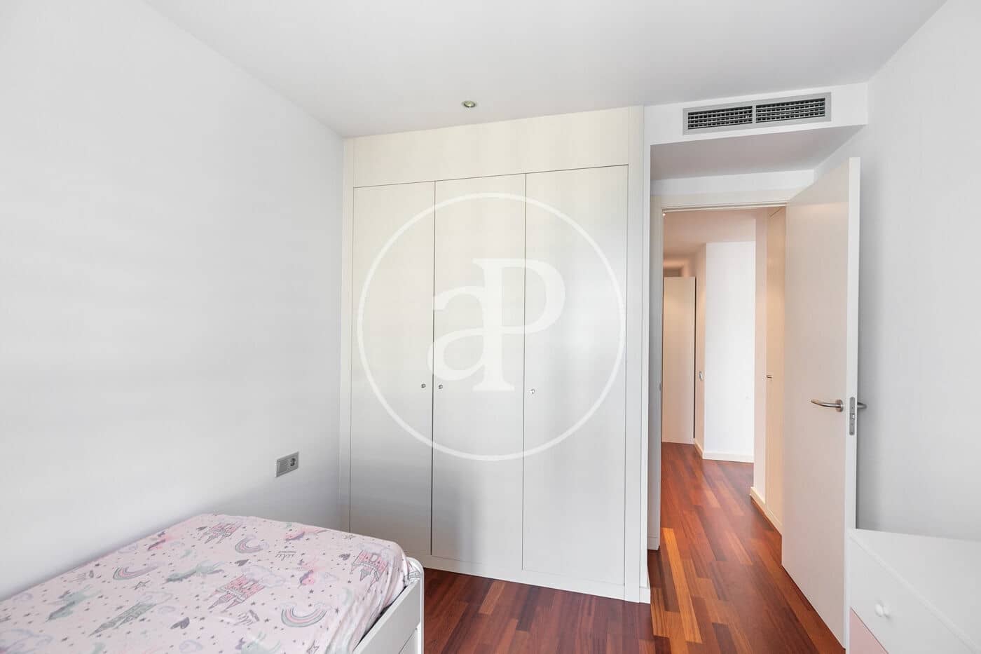 2 soverom Leilighet til leie i Barcelona by med garasje - € 1 900 (Ref: 8986700)