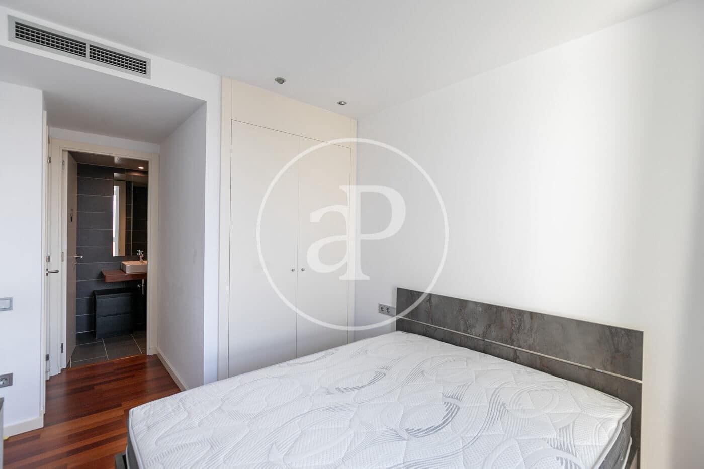 2 soverom Leilighet til leie i Barcelona by med garasje - € 1 900 (Ref: 8986700)